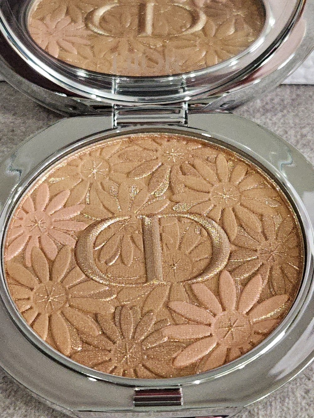 SOLD!! DIOR Forever Nude Bronze Glow (031 Coral Bronze) - Picture 7 of 7